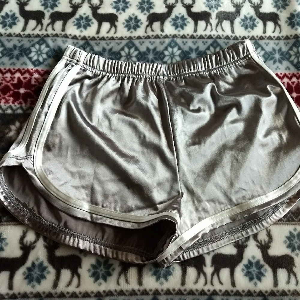High waist silky shorts